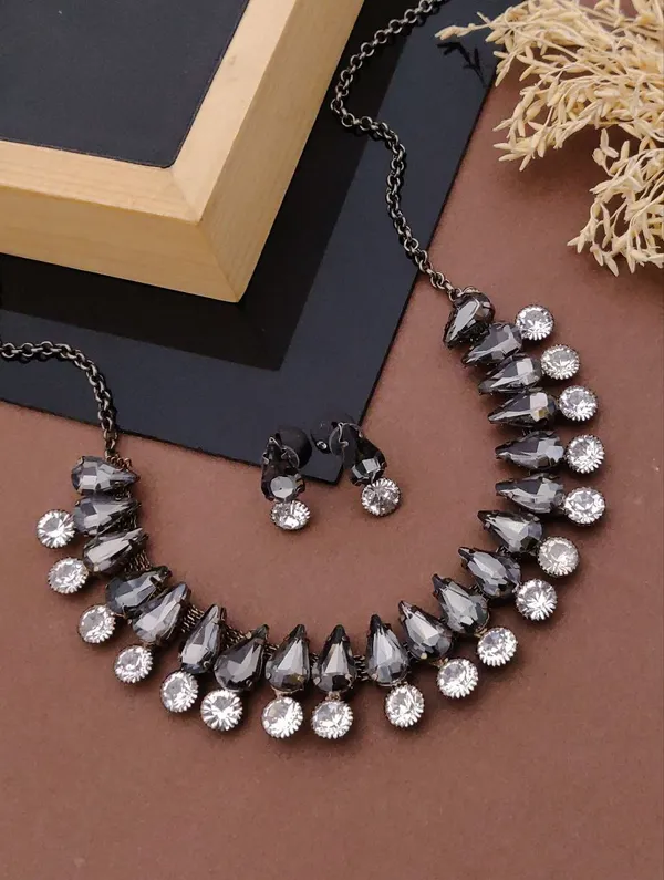 Black_And_White_Oxidised_Silver_Teardrop_Necklace_And_Earring_Set._For_Women
