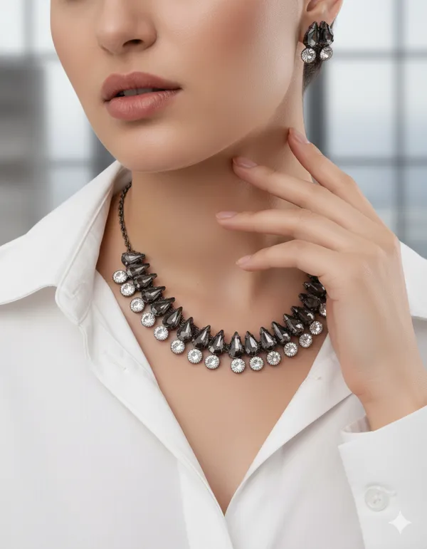 Black_And_White_Oxidised_Silver_Teardrop_Necklace_And_Earring_Set._For_Women