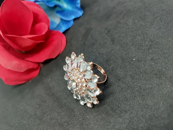 White_Sunburst_Teardrop_Cocktail_Ring_For_Women