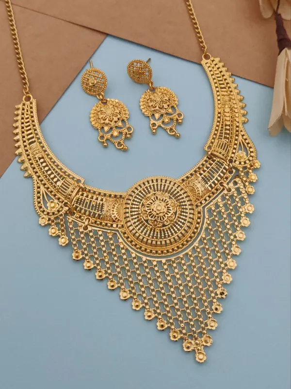 Gold_Maharashtrian_Traditional_Thushi_Choker_For_Women