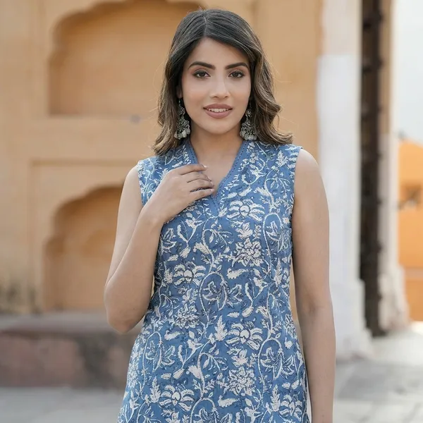 Light_Blue_Printed_Pure_Cotton_Sleeveless_Kurta_Pant_Set_For_Women