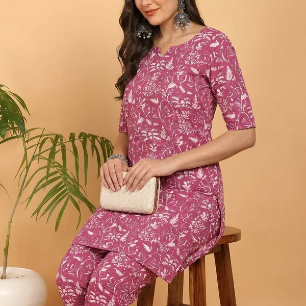 Pink_Casual_Wear_Women_Cotton_Kurta_Pant_Set_With_Dupatta