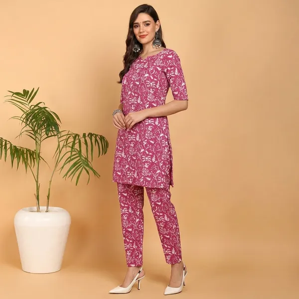 Pink_Casual_Wear_Women_Cotton_Kurta_Pant_Set_With_Dupatta
