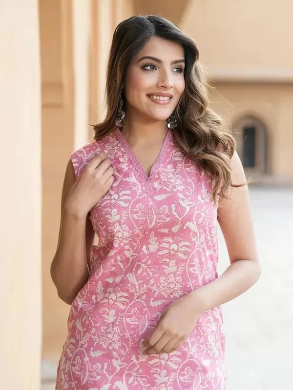 Floral_Print_Kurta_Trouser_Dupatta_Set_For_Women