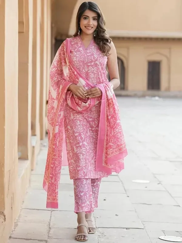 Floral_Print_Kurta_Trouser_Dupatta_Set_For_Women