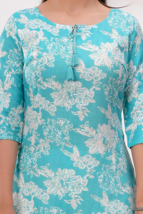 Women_Rayon_Straight_Kurta