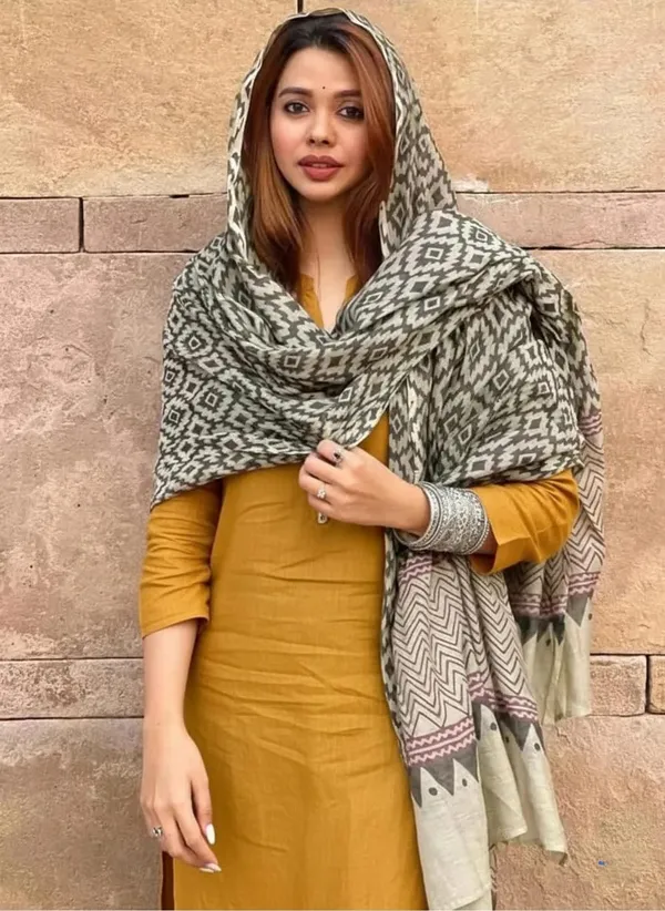 Women_Cotton_Kurta_Palazzo_Set_With_Dupatta