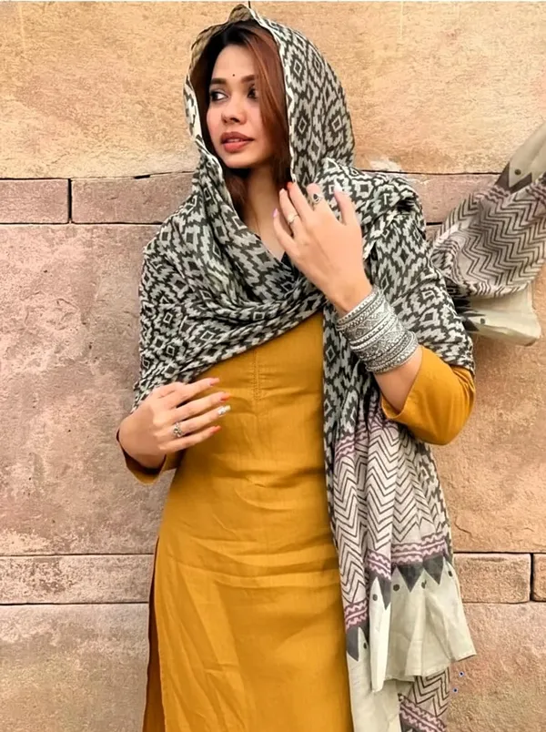 Women_Cotton_Kurta_Palazzo_Set_With_Dupatta