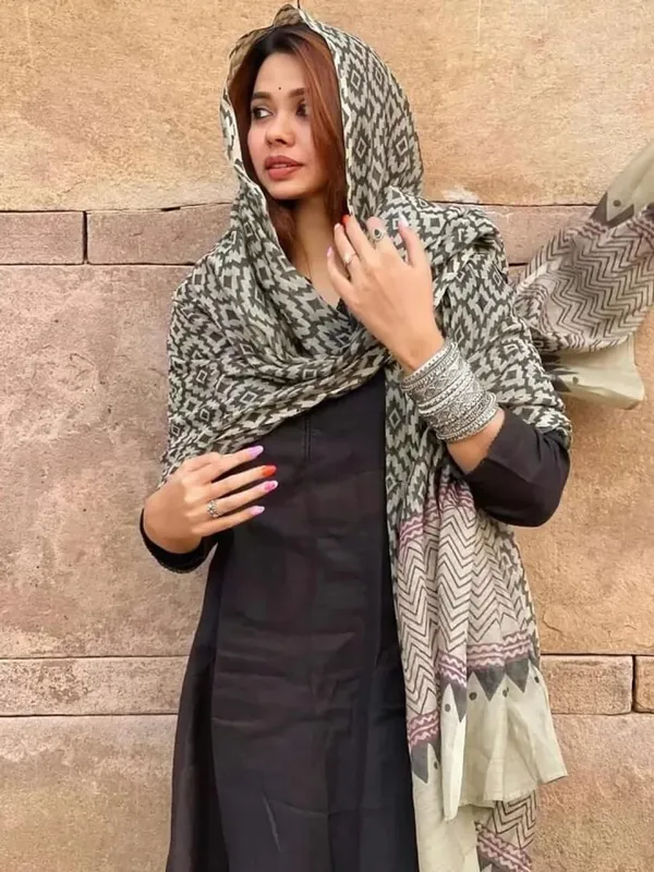 Women_Cotton_Kurta_Palazzo_Set_With_Dupatta