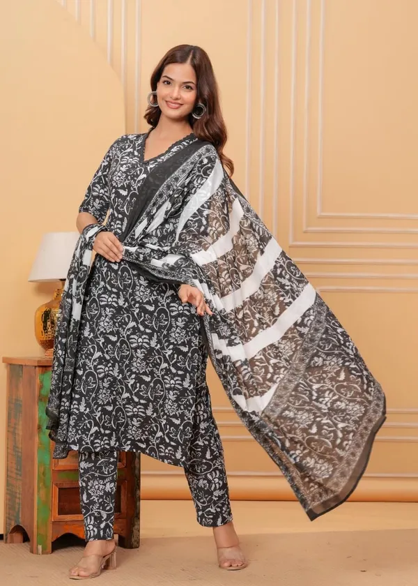 Women_Cotton_Kurta_Pant_Set_With_Dupatta