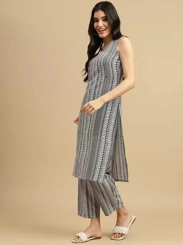Women_S_Cotton_Kurta_Pant_Set_Okay_Let_Me_Break_Down_The_Input_Title_And_Apply_The_Rules_Input_Veeracollection_Women_S_Striped_Print_Sleeveless_Cotton_Kurta_Pant_Set_In_Alpha_M_Grey_Removing_Brand_Veeracollection_Color_Grey_Size_M_Alpha_Pattern_Variant_Details_Striped_Print_Sleeveless_Location_Code_In_Keeping_Core_Product_Type_Kurta_Pant_Set_Material_Cotton_Intended_User_Women_S_Output_Women_S_Cotton_Kurta_Pant_Set