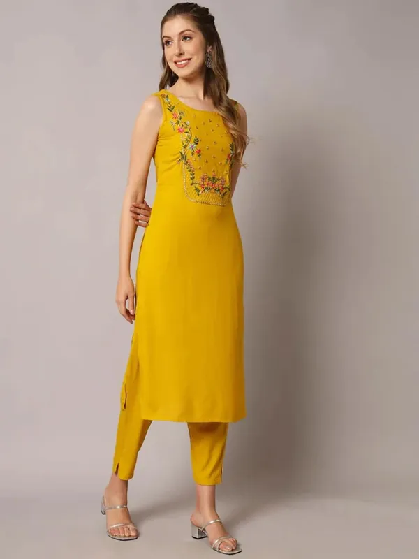 Women_Embroidered_Kurta_Trouser_Dupatta_Set
