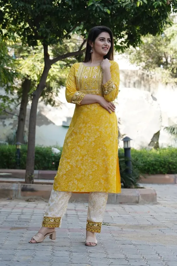 Women_Embroidered_Kurta_Trouser_Dupatta_Set