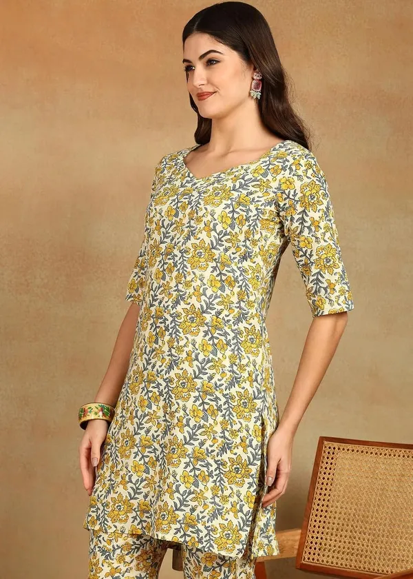 Women_Floral_Print_Kurta_Pant_Dupatta_Set