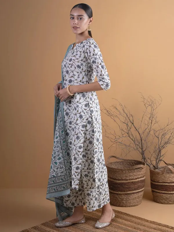 Kalamkari_Off_white_Printed_Kurti_Pant_set_with_dupatta