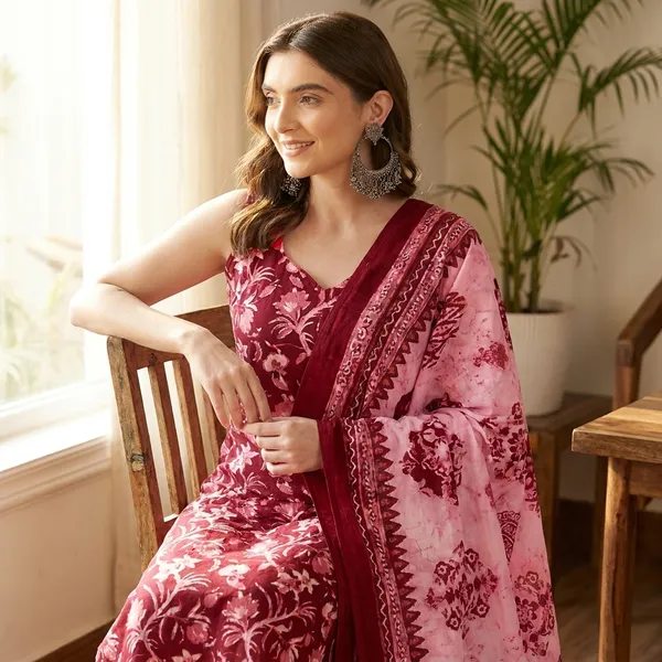 Women_S_Cotton_Kurta_Set_With_Pant_And_Dupatta