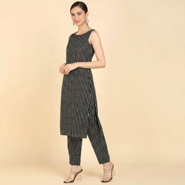 Women_S_Sleeveless_Kurta_Pant_Set