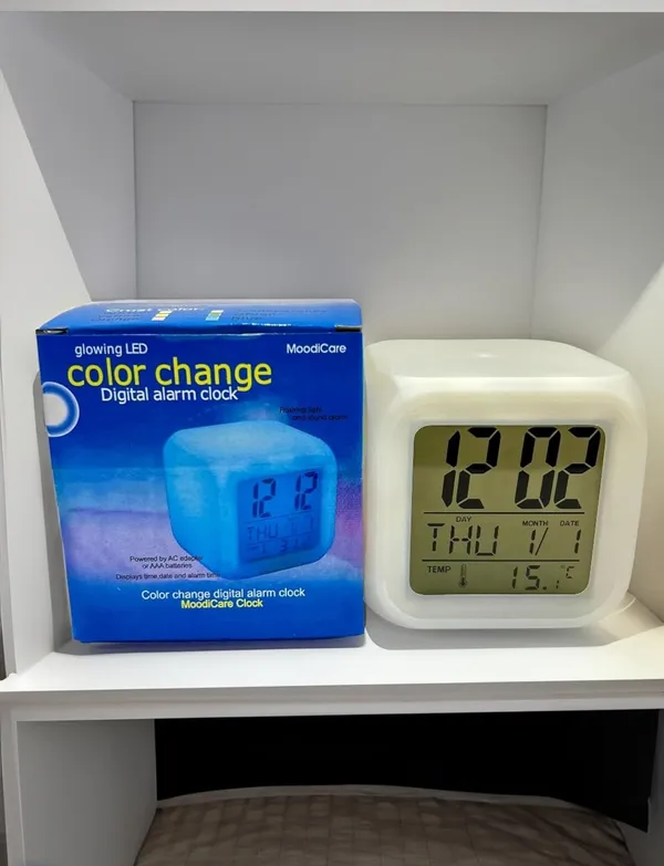 White_Plastic_Alarm_Clock_For_Home