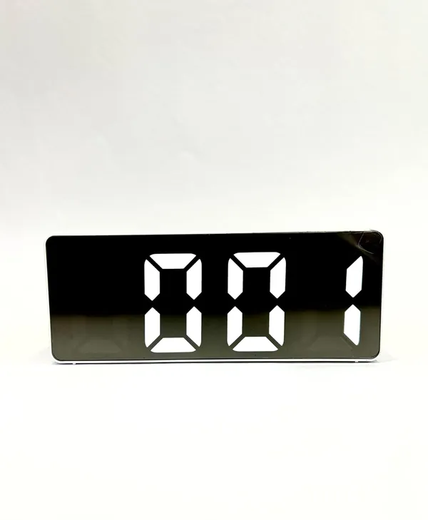White_Plastic_Alarm_Clock_For_Home