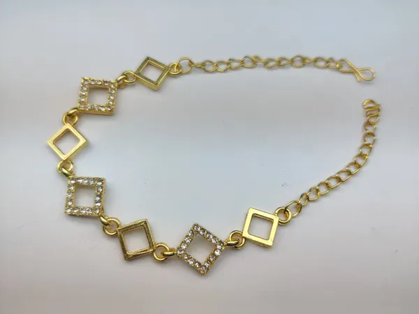 Gold_Brass_Premium_Square_Bracelet_For_Women