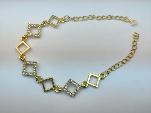 Gold_Brass_Premium_Square_Bracelet_For_Women