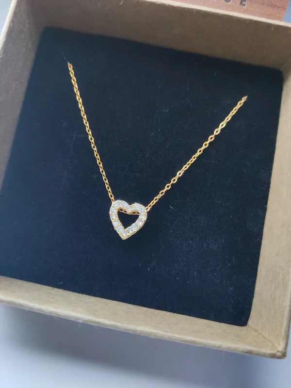 Gold_Brass_Premium_Heart_Pendant_For_Women