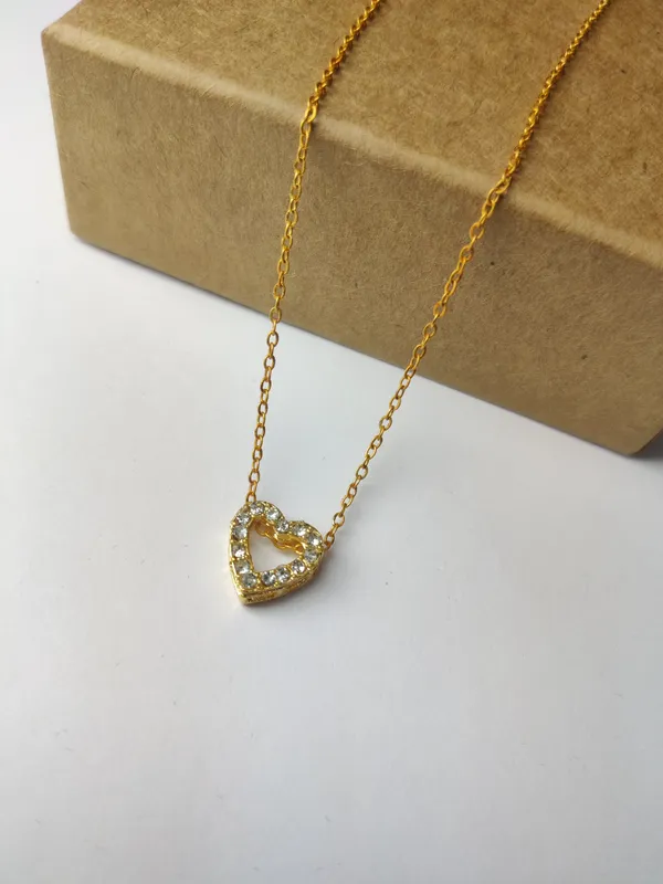 Gold_Brass_Premium_Heart_Pendant_For_Women