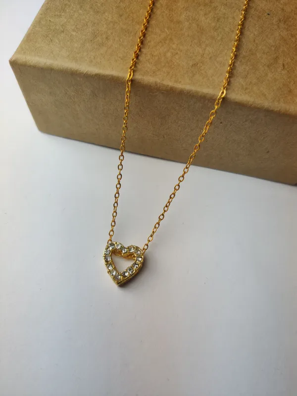 Gold_Brass_Premium_Heart_Pendant_For_Women
