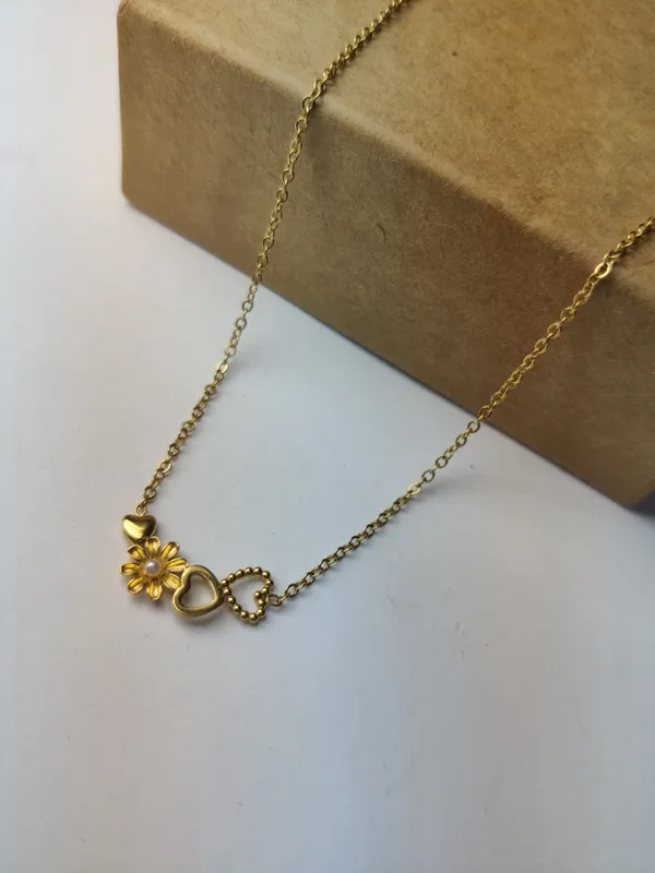 Gold_Brass_Premium_Flower_Heart_Channel_Pendant_For_Women