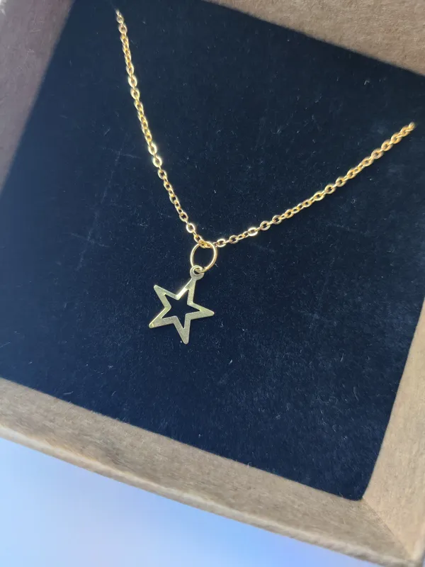Gold_Brass_Premium_Star_Pendant_For_Women