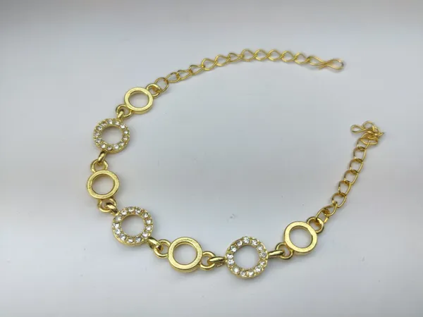 Gold_Brass_Premium_Round_Circle_Bracelet_For_Women