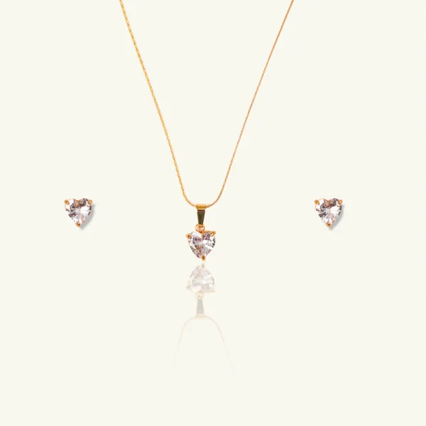 Single_Heart_Stone_Necklace_With_Stud