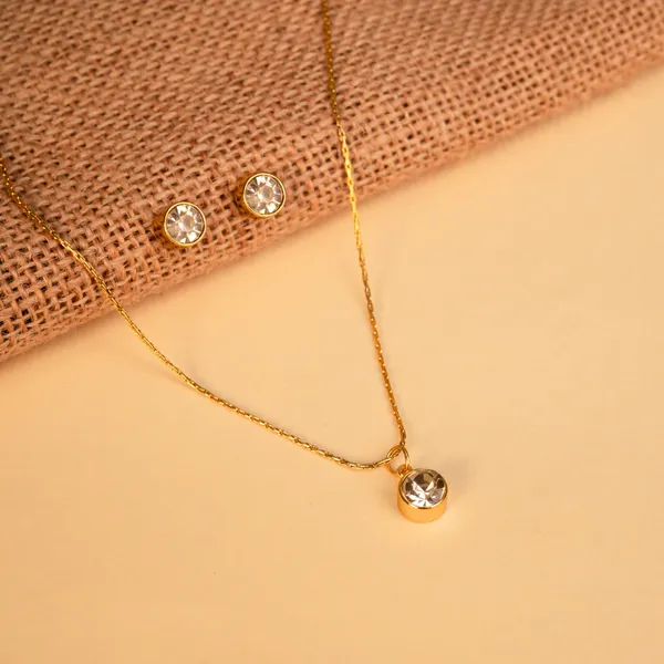 Single_Stone_Classic_Necklace_With_Stud