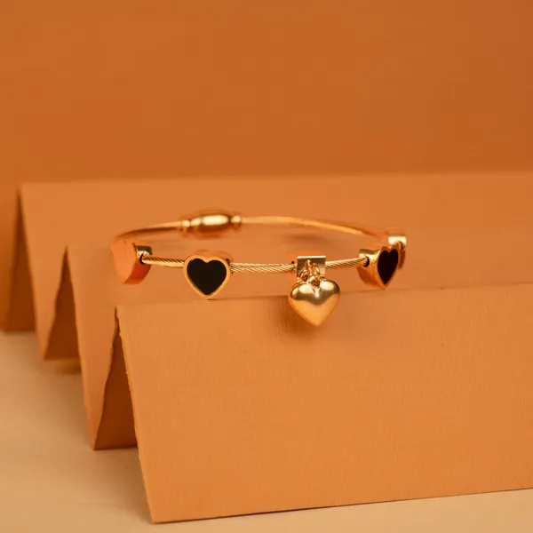 Golden_And_Black_Heart_Charm_Bracelet