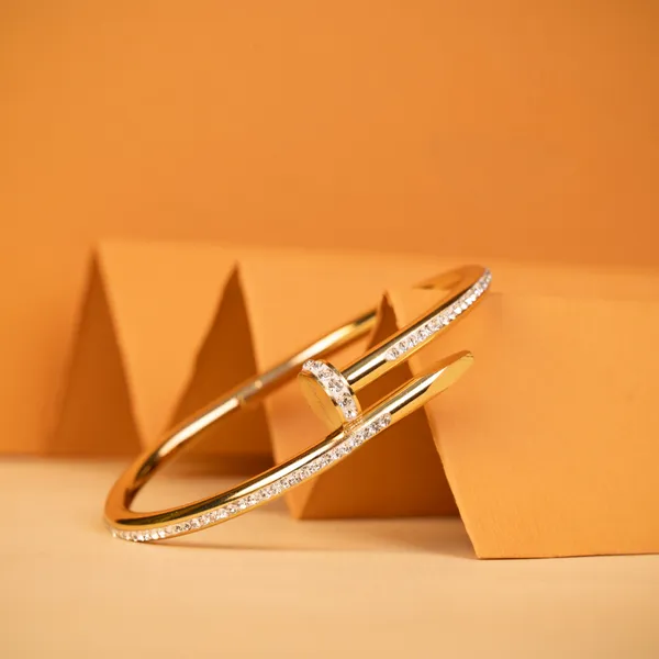 Nail_With_Stone_Classic_Bracelet