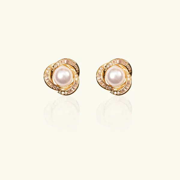 Pearl_With_Stone_Stud_Flower_Earrings