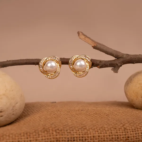 Pearl_With_Stone_Stud_Flower_Earrings