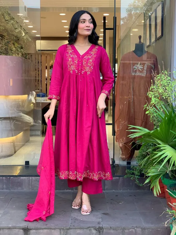 Rani_Pink_Chanderi_Silk_Embroidered_Kurta_Set_with_Dupatta