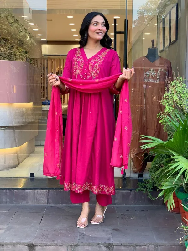 Rani_Pink_Chanderi_Silk_Embroidered_Kurta_Set_with_Dupatta