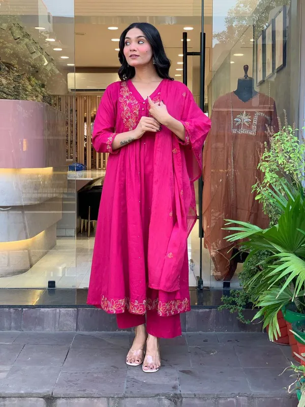 Rani_Pink_Chanderi_Silk_Embroidered_Kurta_Set_with_Dupatta