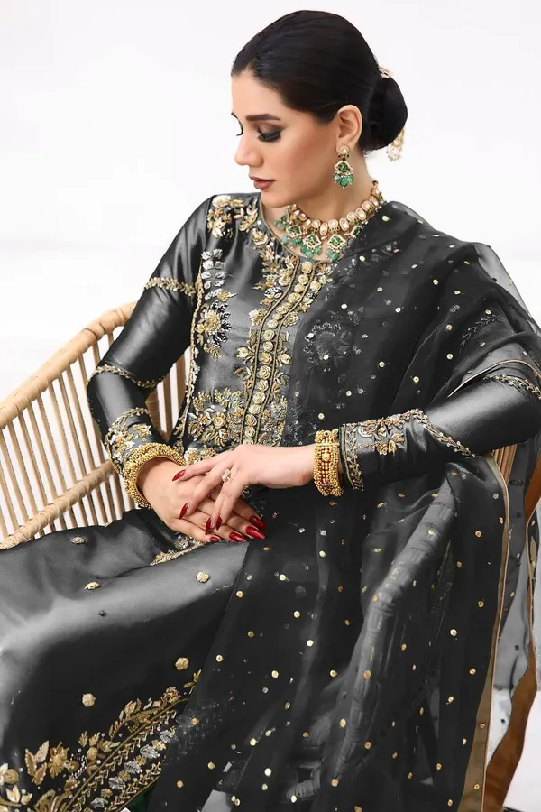 Black_Embroidered_Silk_Kurta_Set_with_Organza_Dupatta