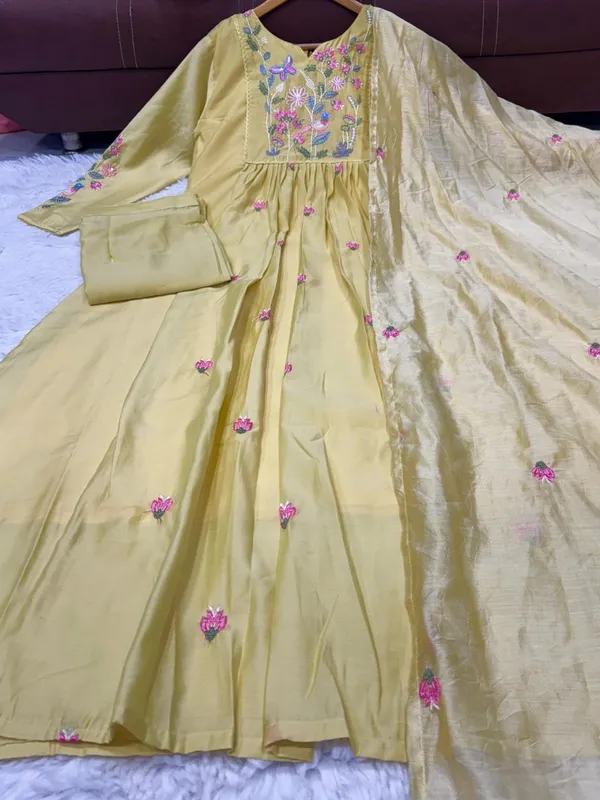 Chanderi_Silk_Embroidered_Kurti_Pant_Dupatta_Set_–_Festive_Wear_3_Piece_Suit_Collection