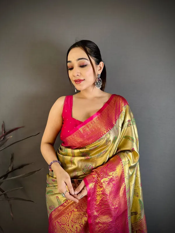 Classic_Gold_Pink_Kanjivaram_Silk_Saree