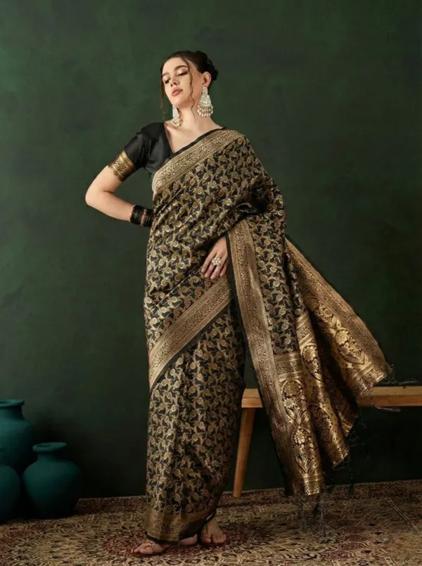Elegant_Black_Banarasi_Silk_Saree_With_Rich_Gold_Zari_Weaving
