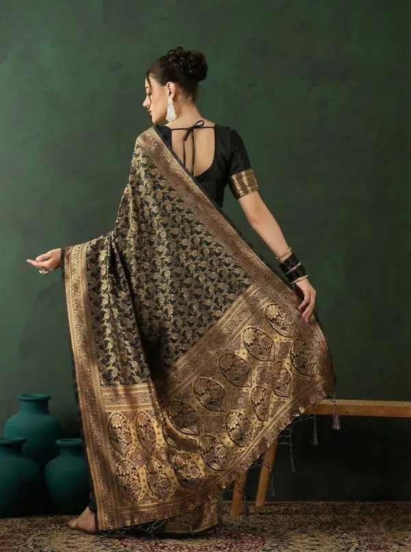 Elegant_Black_Banarasi_Silk_Saree_With_Rich_Gold_Zari_Weaving