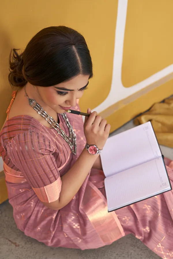 Elegant_Zari_Weaving_Linen_Cotton_Silk_Saree_–_Premium_Wedding_&_Party_Wear