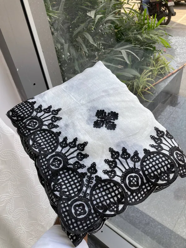 Off-White_And_Black_Wedding_Wear_Fendy_Chiffon_Saree_For_Women