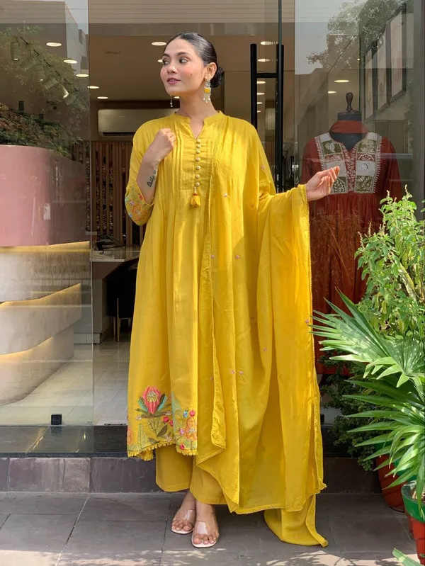 Embroidered_Kurta_Set_with_Dupatta