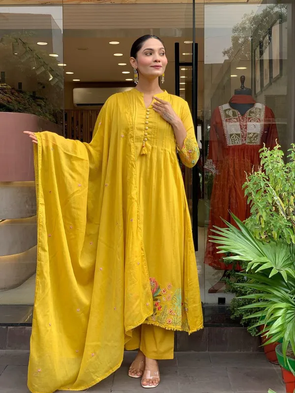 Embroidered_Kurta_Set_with_Dupatta