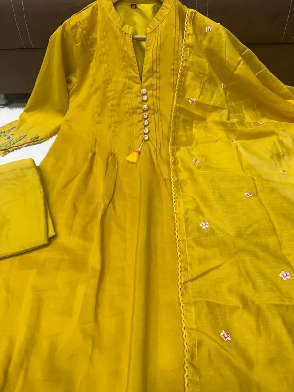 Embroidered_Kurta_Set_with_Dupatta